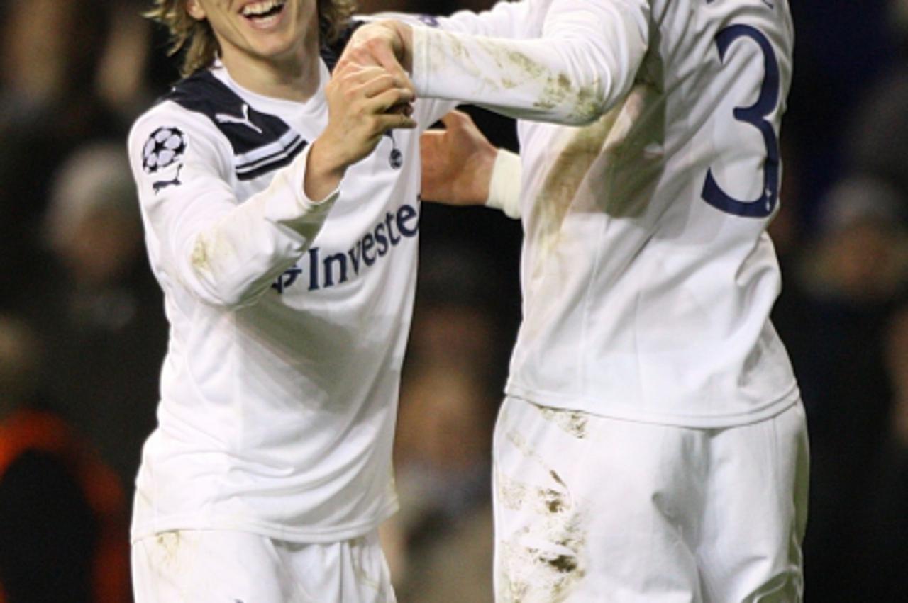 'Tottenham Hotspur\'s Luka Modric (left) celebrates after scoring his side\'s second goal of the game with team mate Gareth Bale Photo: Press Association/Pixsell'