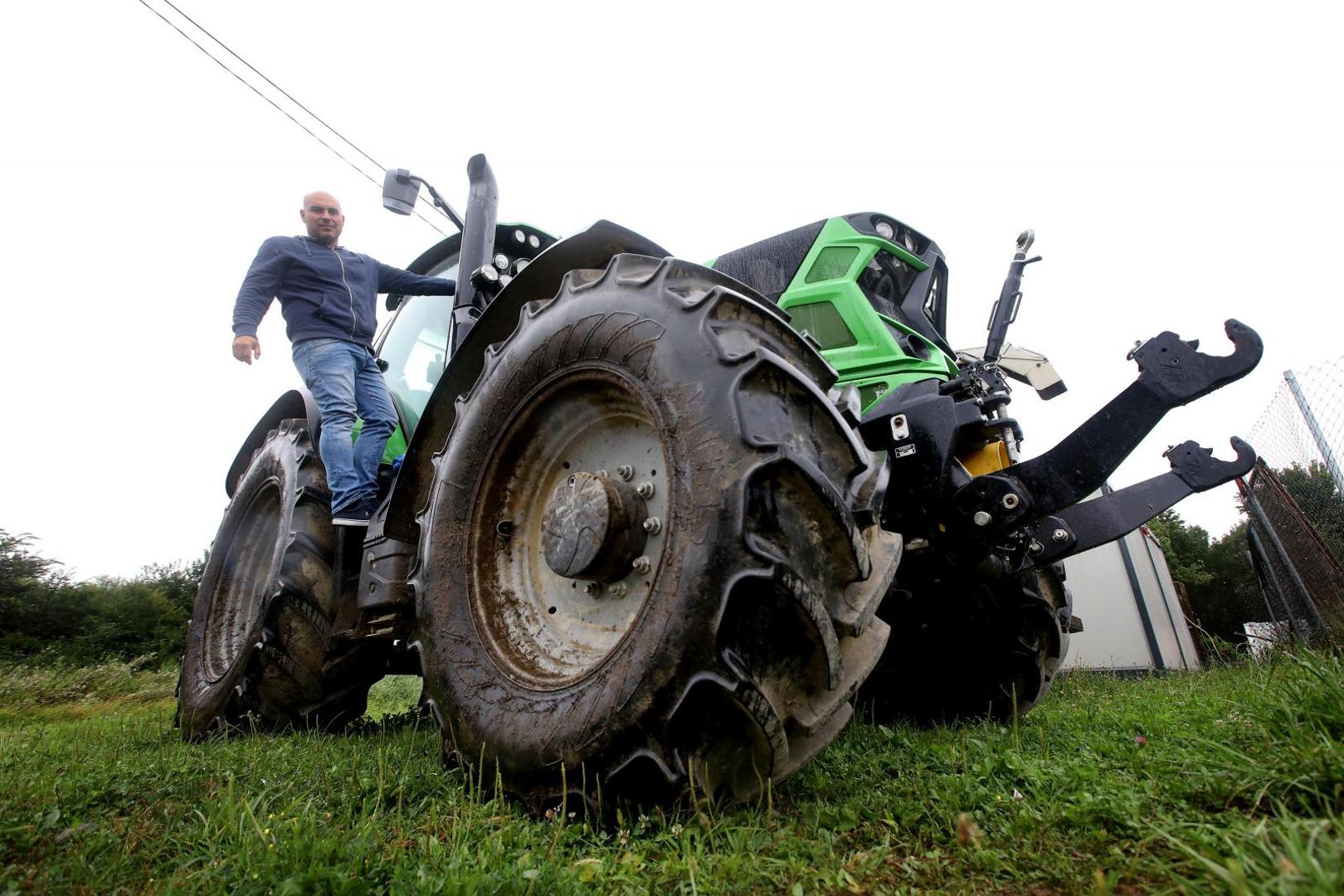 17.07.2020. Zagreb- Poljoprivredno gospodarstvo Pa-vita Kristijana Pandeka bavi se uzgojem muznih krava i mljekarstvom.
Photo: Boris Scitar/Vecernji list/PIXSELL