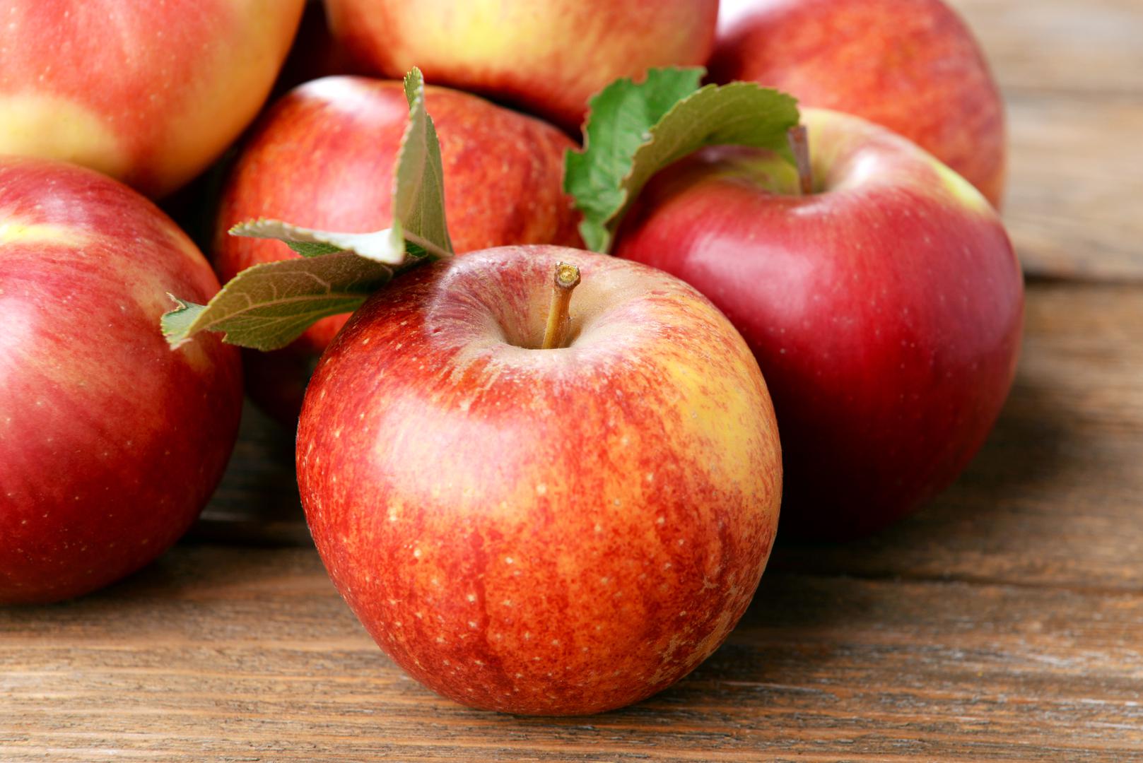 Voće i povrće nezaobilazno je u zdravoj prehrani, a jabuke su posebno bitne kod unosa vlakana.