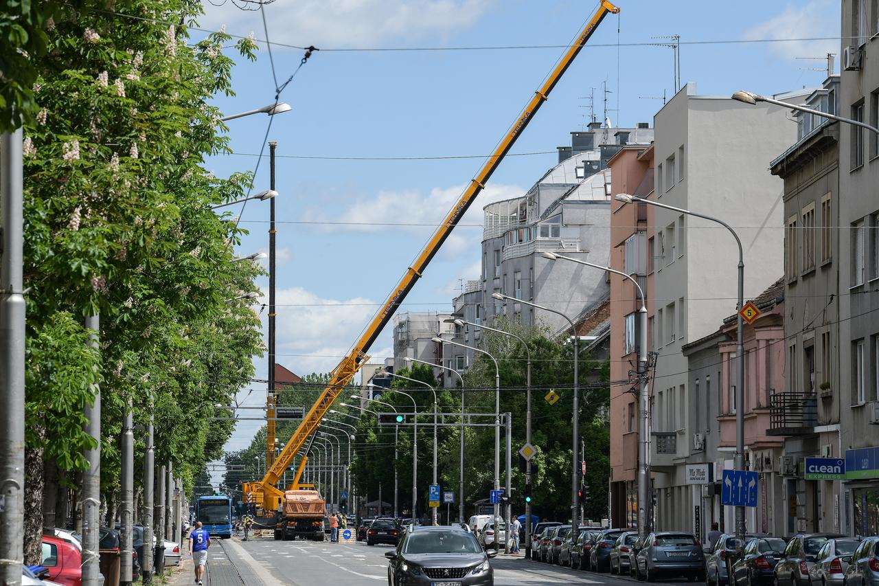 Zagreb: Na Maksimirskoj su u tijeku radovi na uklanjanju oštećenih dimnjaka