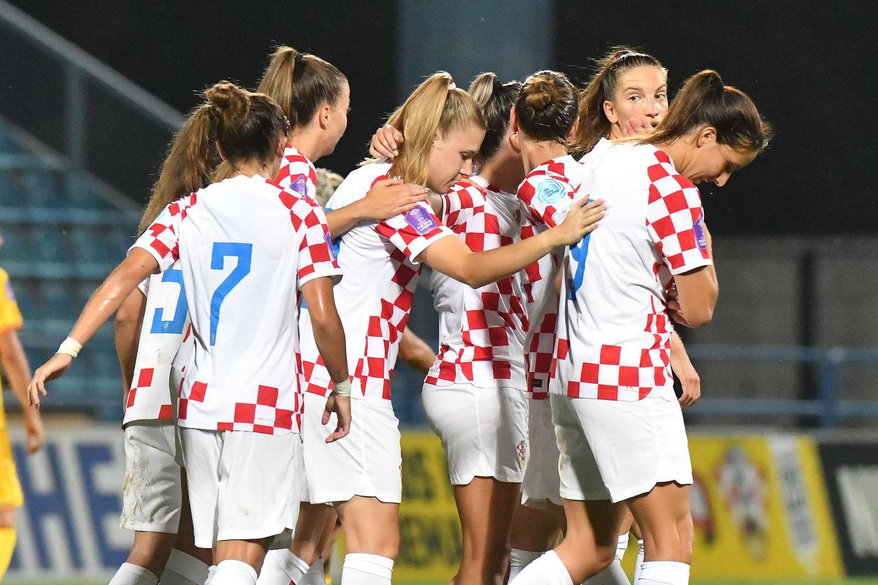 Varaždin: Nogometašice Hrvatske u premijernom izdanju u Ligi nacija svladale Rumunjsku 2:1