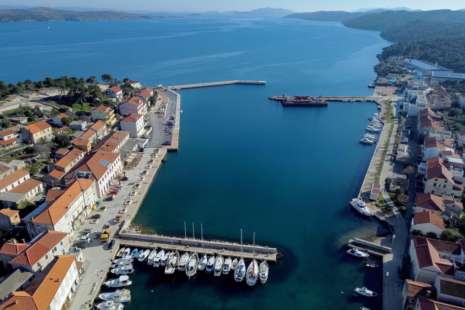 26.01.2024., Sali - Pogled iz zraka na novu luku Sali sa 116 m dugim lukobranom i 150 m nove obale Photo: Sime Zelic/PIXSELL