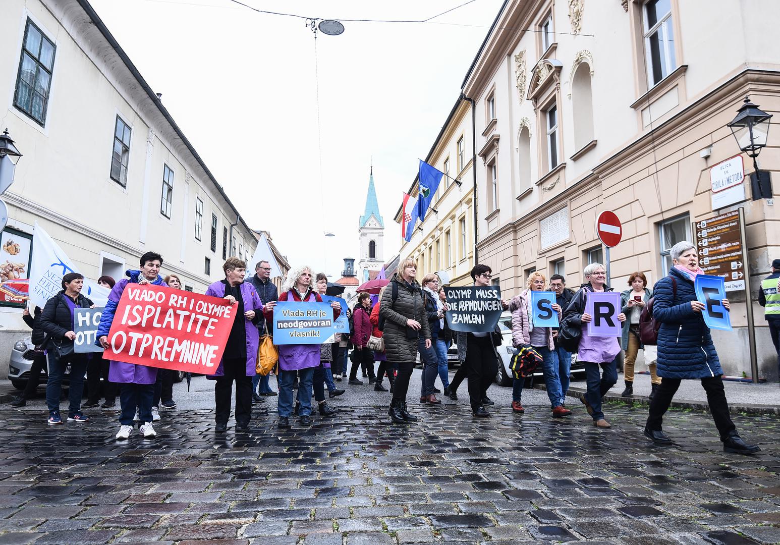 10.11.2022., Zagreb - Prosvjed i konferencija za novinare radnica Orljave. Prosvjed organiziraju Novi sindikat i Sindikat tekstila, obuce, koze, gume Hrvatske. Pozeska tvornica Orljava zavrsila je u stecaju u srpnju 2021., a 172 radnice i dalje cekaju isplatu otpremnine koja im po zakonu i kolektivnom ugovoru pripada. Organizatori prosvjeda kazu da Vlada ignorira zahtjeve radnika. Photo: Neva Zganec/PIXSELL