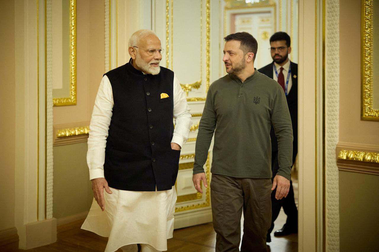 Ukraine's President Zelenskiy welcomes India's PM Modi in Kyiv