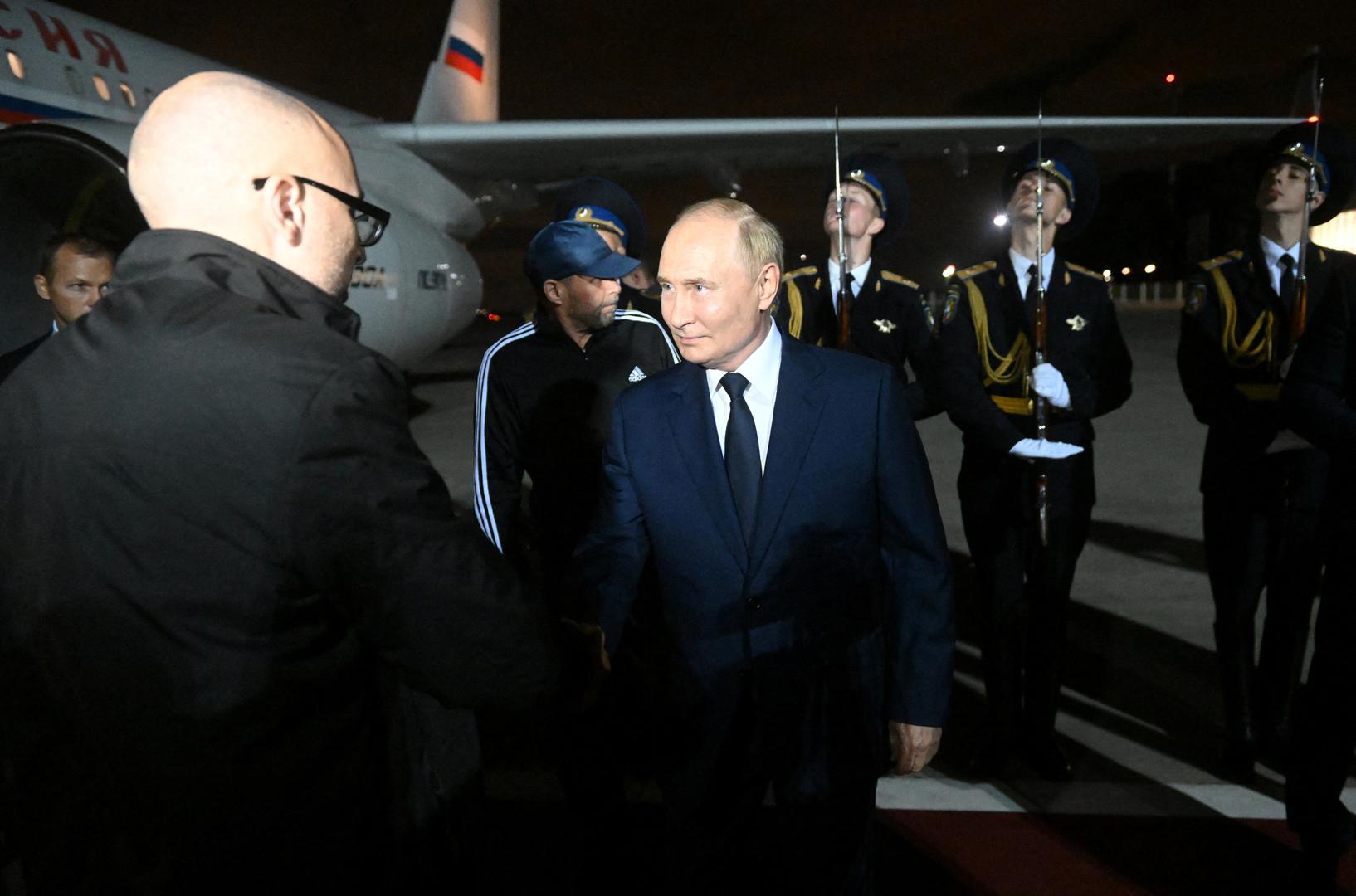 Russia's President Vladimir Putin welcomes Russian nationals, who were released in a prisoner exchange between Russia with Western countries, during a ceremony at Vnukovo International Airport in Moscow, Russia August 1, 2024. Sputnik/Mikhail Voskresensky/Pool via REUTERS ATTENTION EDITORS - THIS IMAGE WAS PROVIDED BY A THIRD PARTY. Photo: MIKHAIL VOSKRESENSKY/REUTERS