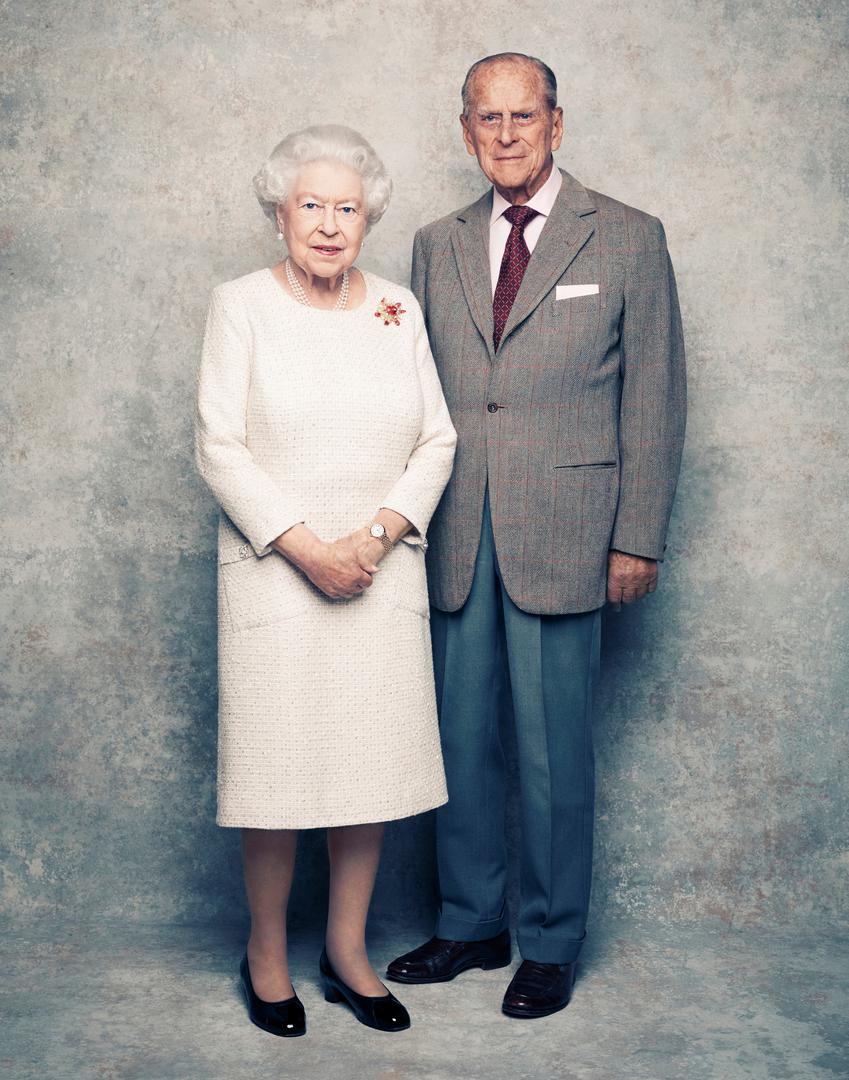 Njihovo vjenčanje 1947., neposredno nakon Drugoga svjetskog rata, nipošto nije bilo jednostavno organizirati. Britanija je bila razrušena, oporavljala se od iscrpljujućih sukoba, a nestašica i bijeda bile su na svakom koraku.