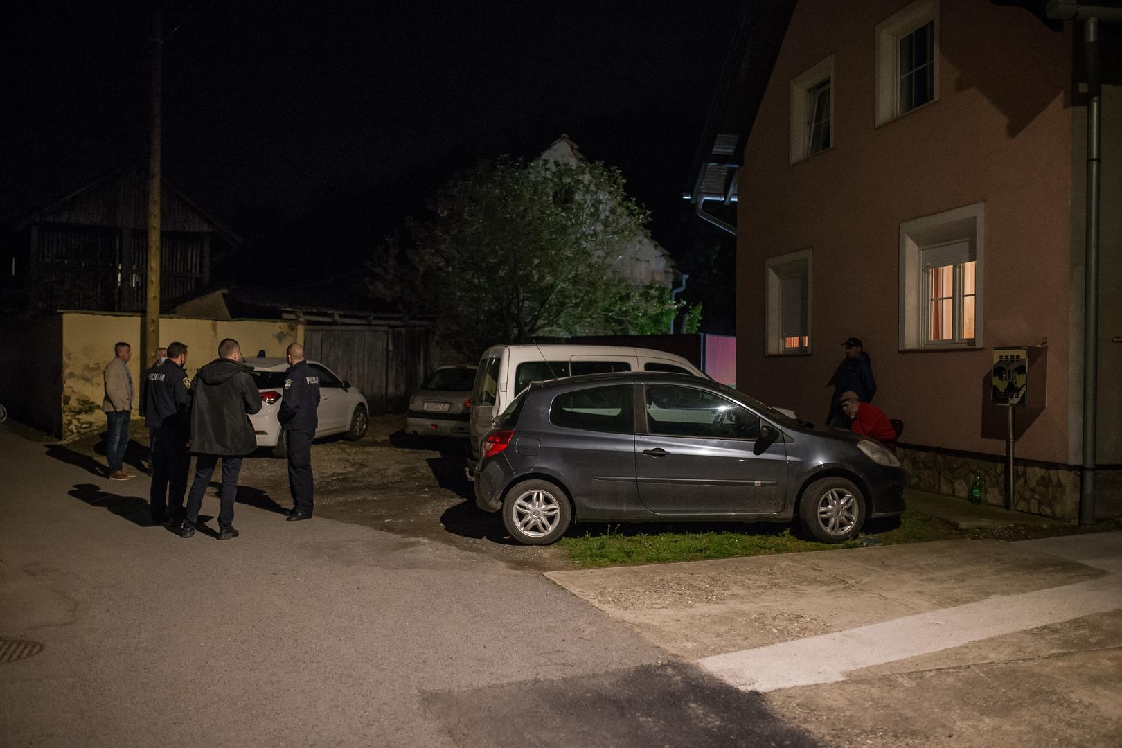 29.04.2021., Sarengrad - Tesko ubojstvo u kojemu je smrtno stradala 56-godisnjakinja. Ubio ju je najmladji od trojice sinova. Policija na ocevidu. 
Photo: Davor Javorovic/PIXSELL