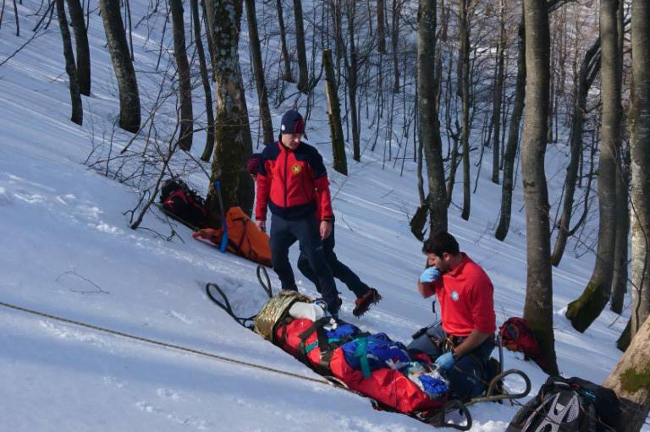 HGSS: Spašavanje teško ozlijeđene planinarke na Risnjaku