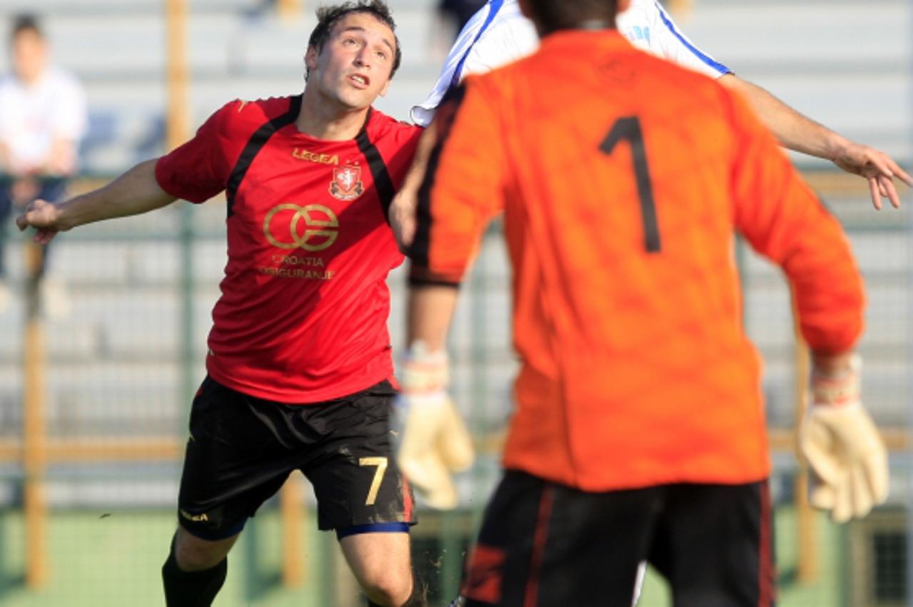 '02.10.2010., Velika Gorica - Druga HNL, 7 kolo, utakmica izmedju Gorice i Luckog. Damir Bogovic, Josip Fucek. Photo: Slavko Midzor/PIXSELL'