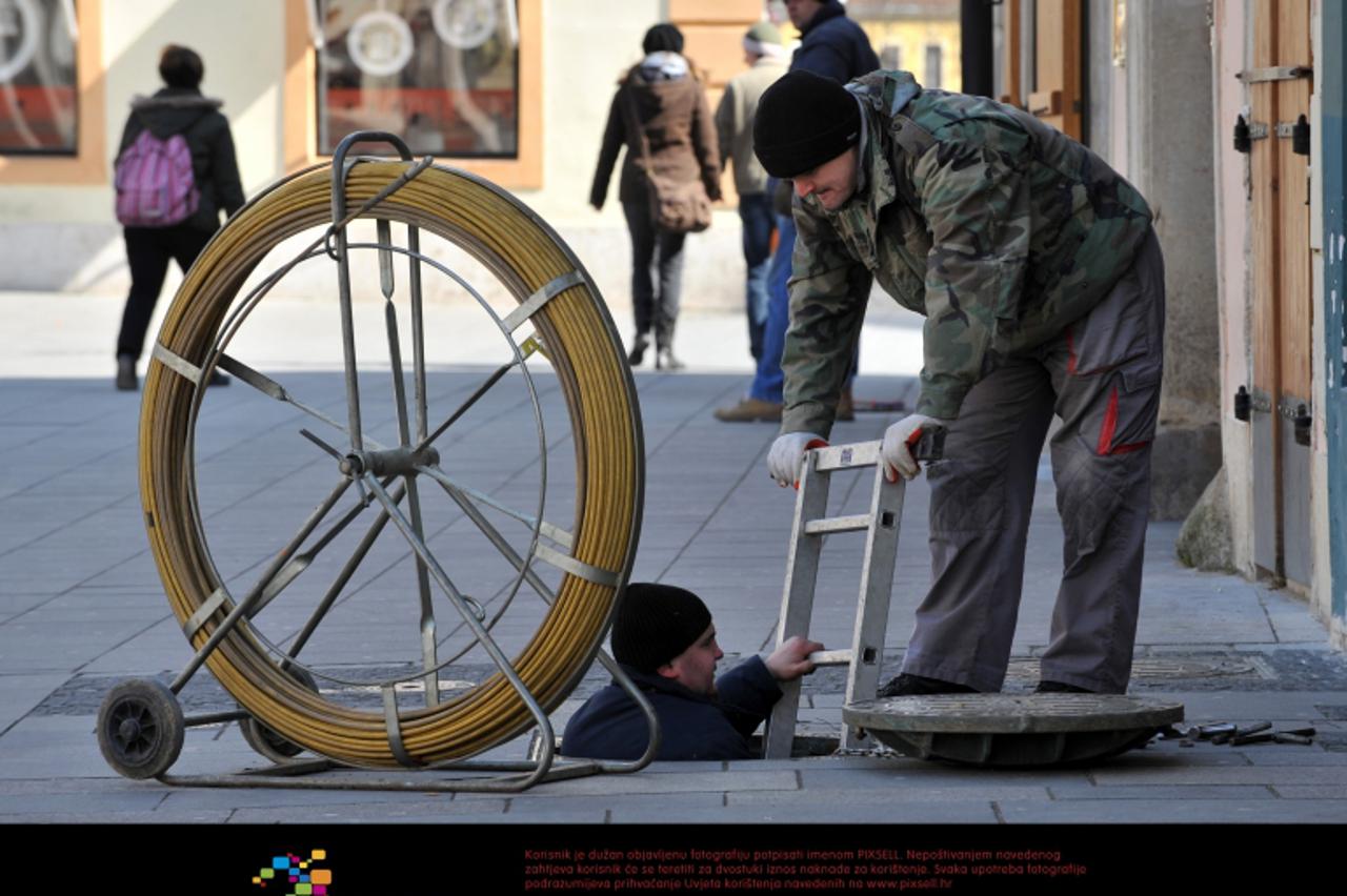 '07.03.2011., Korzo, Varazdin - U tijeku je izmjena optickih kabela.  Photo: Marko Jurinec/PIXSELL'