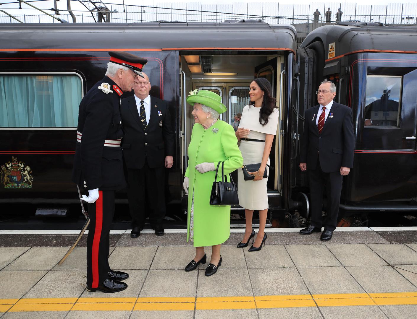 Čast da bude pratnja kraljici Meghan je dobila samo mjesec dana nakon vjenčanja, dok je Kate Middleton na tu čast čekala deset mjeseci nakon vjenčanja. 