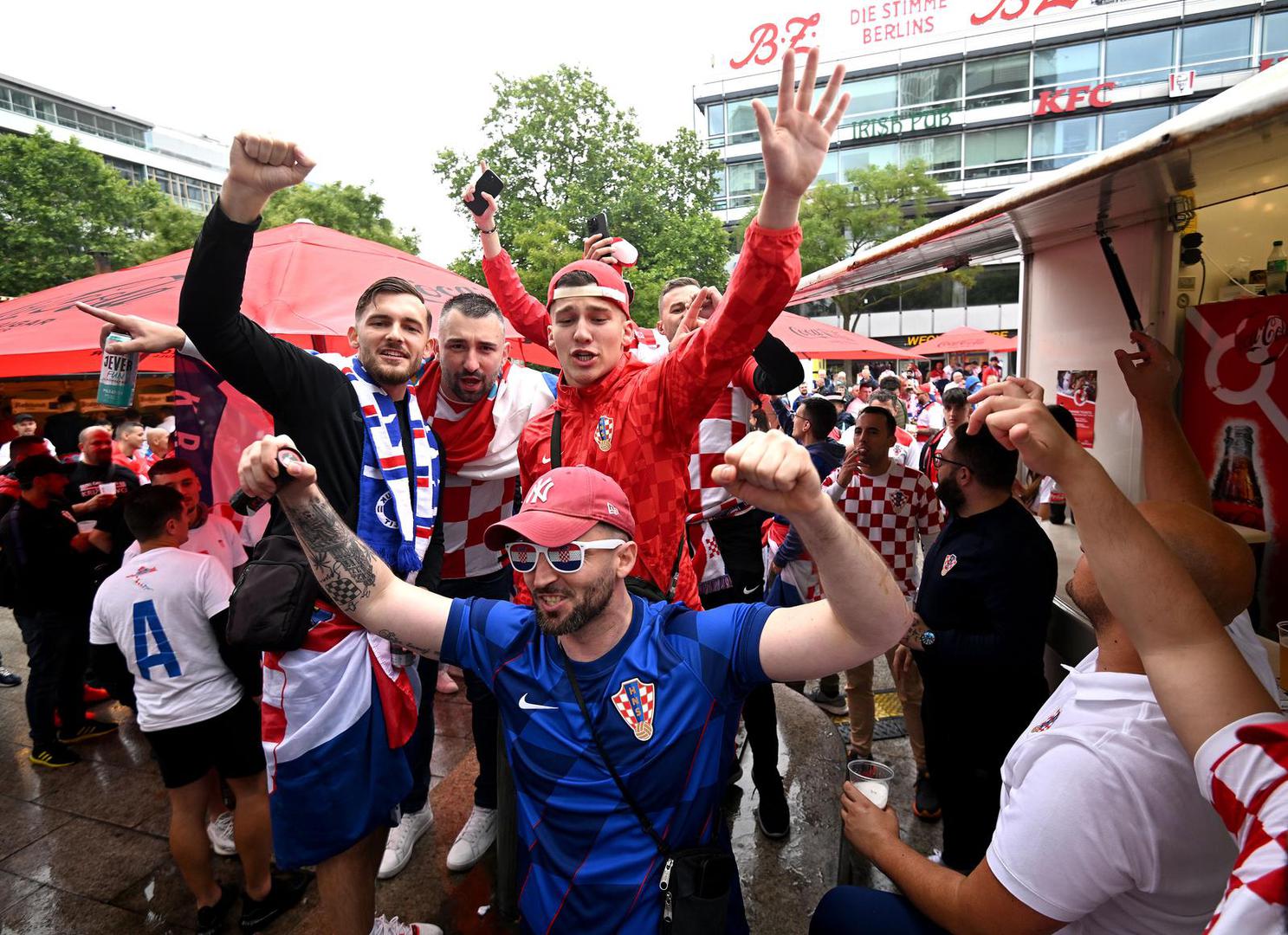 15.06.2024., Berlin, Njemacka - Navijaci u gradu prije prve utakmice na europskom prvenstvu, spanjolska hrvatska.  Photo: Marko Lukunic/PIXSELL