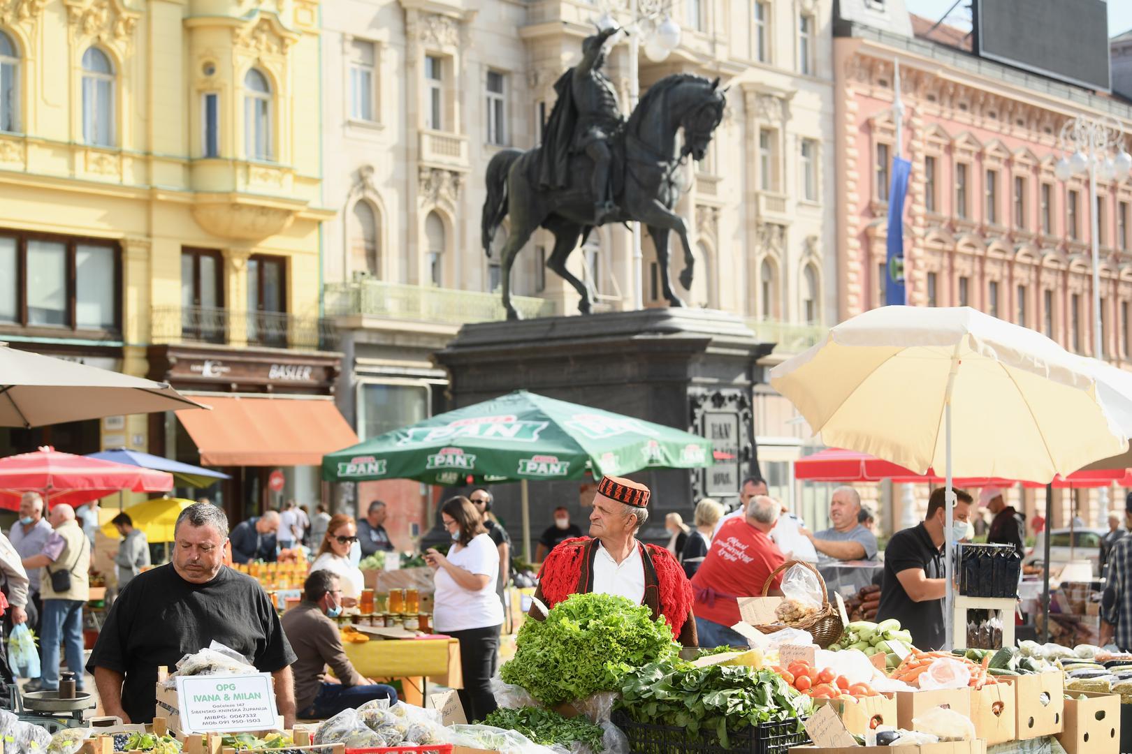 20.09.2020., Zagreb - Udruga hrvatskih trznica devetu godinu zaredom organizira na sredisnjem trgu u Zagrebu manifestaciju pod nazivom Dani hrvatskih trznica s ciljem promocije domaćih proizvoda koji se nude na trznicama diljem Hrvatske. 
Photo: Marko Lukunic/PIXSELL