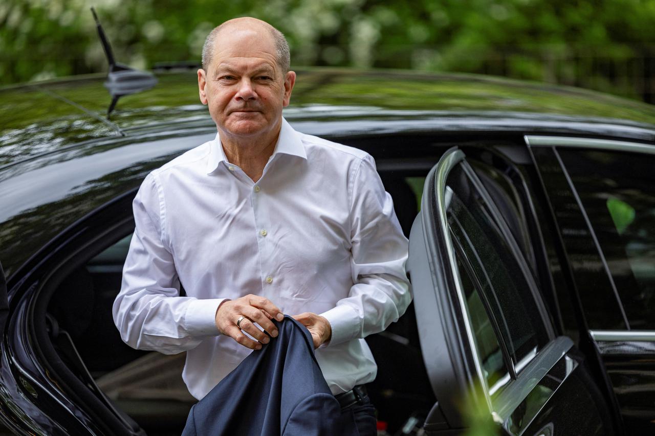 German Chancellor Olaf Scholz visits SoLuna bakery in Berlin