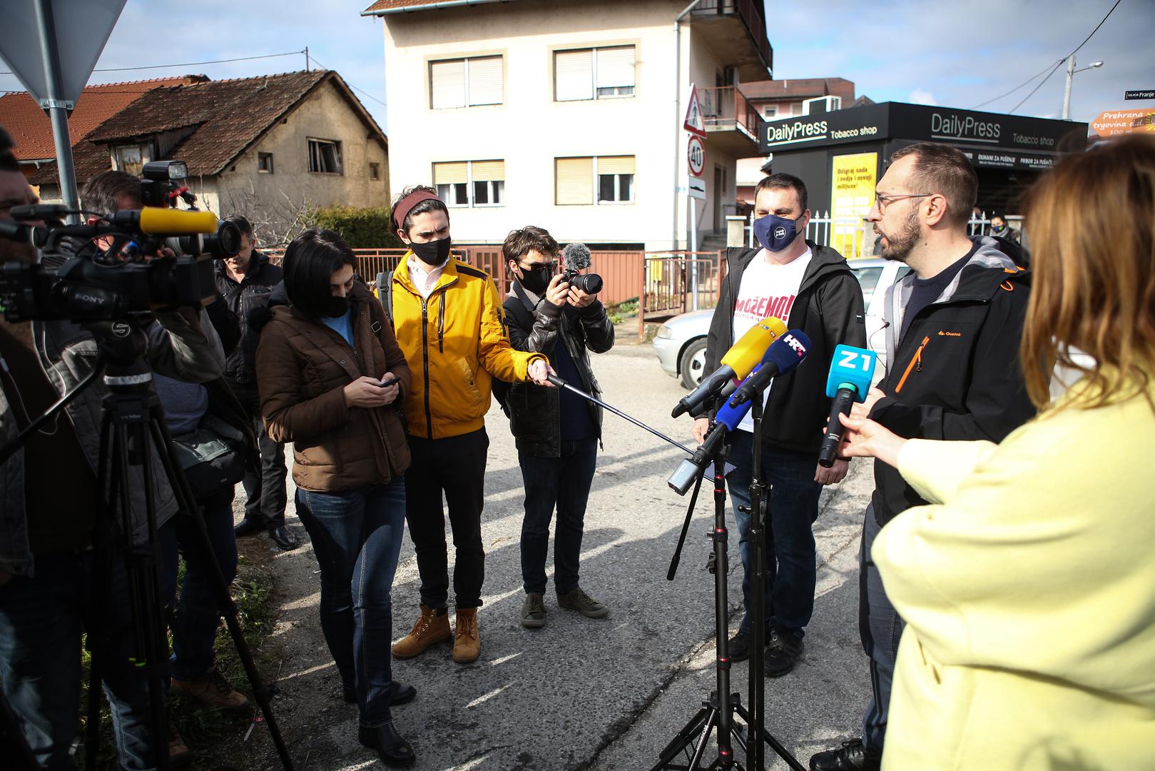 12.03.2021,Zagreb - Zagreb je nas! i Mozemo! konferencija za medije  Tema konferencije problemi su naselja Sveta Klara i Podbrezje.  Na konferenciji za medije govorili su Tomislav Tomasevic, zastupnik u Gradskoj skupstini i kandidat za gradonacelnika Zagreba,Tomislav Vukoja, vijecnik u Mjesnom odboru Siget.
Photo: Zeljko Hladika/PIXSELL