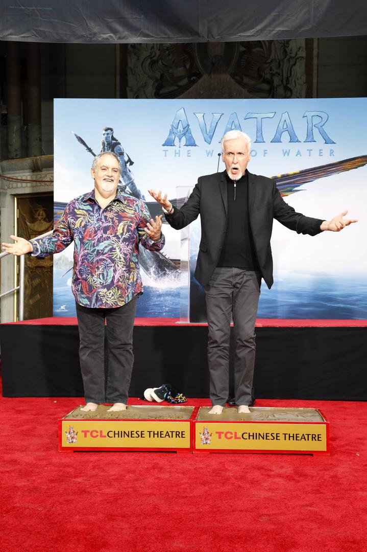 Photo by: John Rasimus/starmaxinc.com
STAR MAX
©2023
ALL RIGHTS RESERVED
Telephone/Fax: (212) 995-1196
1/12/23
Jon Landau and James Cameron attend the handprints and footprints ceremony honoring "Avatar: The Way Of The Water" filmmakers James Cameron and Jon Landau at TCL Chinese Theatre in Hollywood, California on January 12, 2023. Photo via Newscom Photo: John Rasimus/starmaxinc.com/NEWSCOM