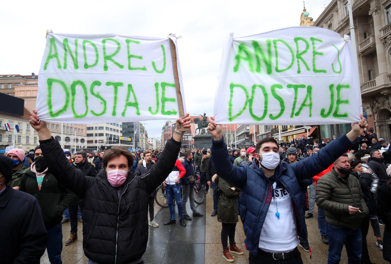 03.02.2021., Zagreb - U organizaciji Udruge Glas poduzetnika na Trgu bana Josipa Jelacica odrzan je prosvjed "zbog neadekvatnih ekonomskih mjera i diskriminatornih odluka prema dijelu poduzetnika". Photo: Sanjin Strukic/PIXSELL