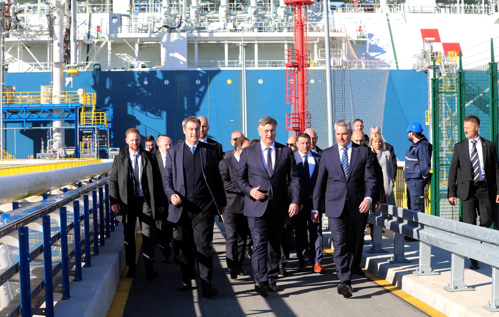 24.11.2022., otok Krk - Premijer Andrej Plenkovic  sa saveznim kancelarom Republike Austrije Karlom Nehammerom i predsjednikom Vlade Savezne drzave Bavarske Markusom Soederom obisao LNG terminal u Omislju na Krku.  Photo: Goran Kovacic/PIXSELL