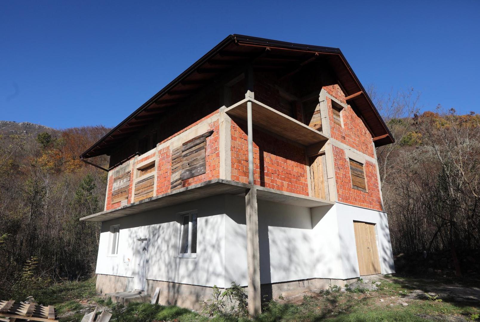 18.11.2020., Mracaj - Reportaza o napustenom selu Mracaj na granici Bosne i Hercegovine i Republike Hrvatske i njegovom jedinom stanovniku Vesi Momicu. Photo: Dusko Jaramaz/PIXSELL