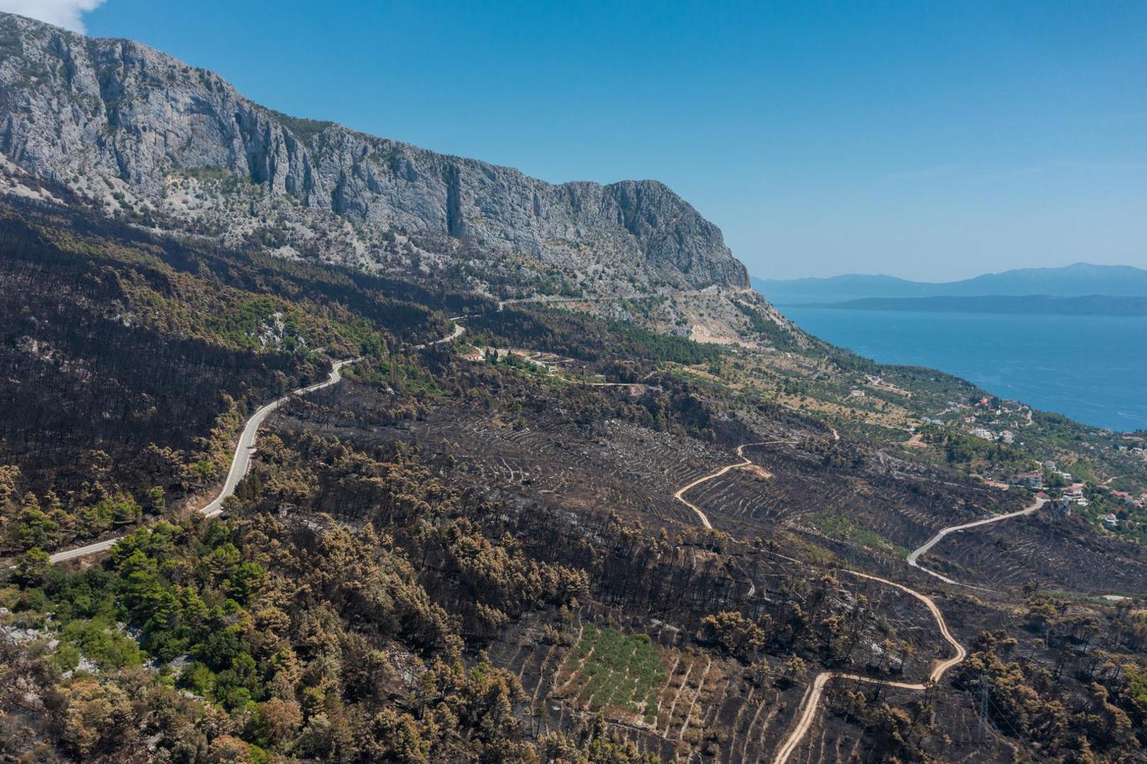 03.08.2024. Gornje Tucepi
Fotografije iz zraka opožarenog podrucja od Tucepi do Gornje Podgore i Parka prirode Biokovo. Photo: Matko Begovic/PIXSELL