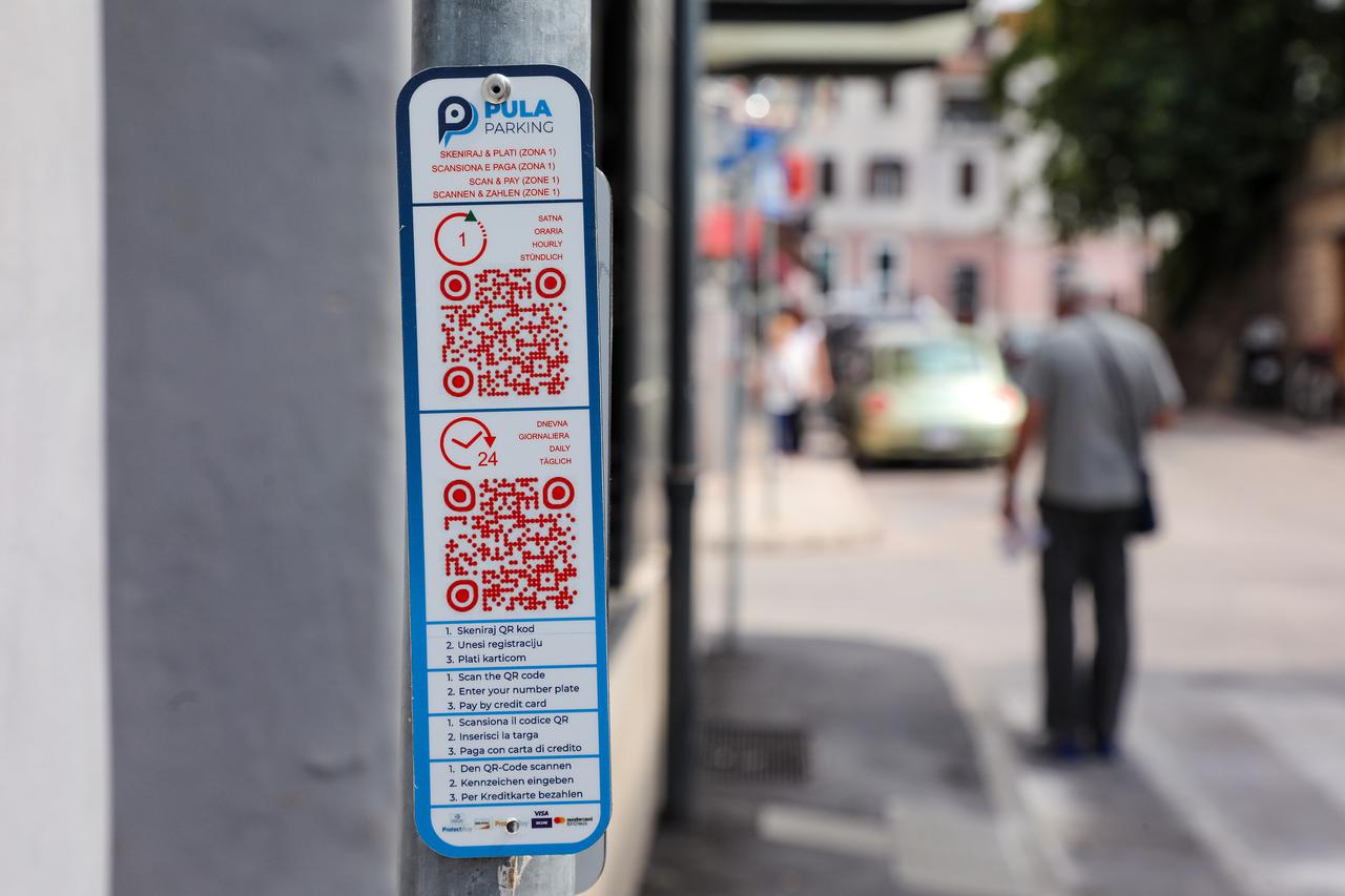 Pula: Pločice za olakšano plaćanje parkinga s mobitelom