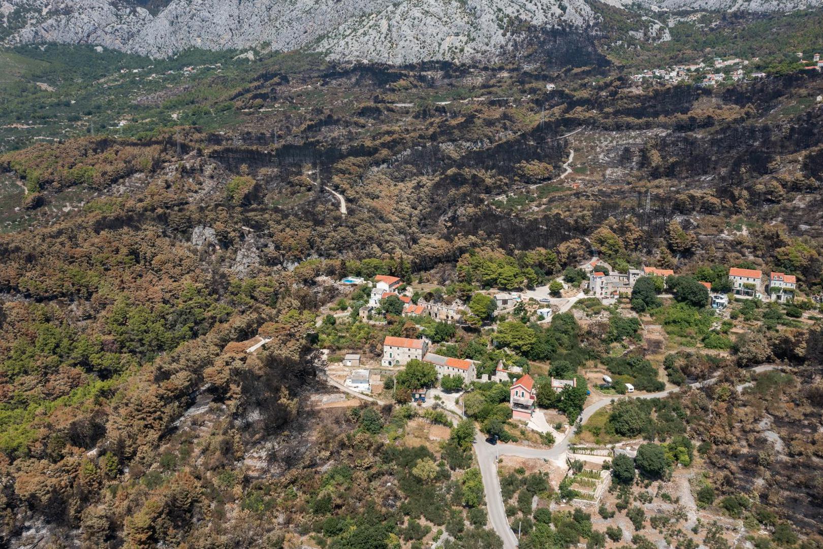 03.08.2024. Gornje Tucepi
Fotografije iz zraka opožarenog podrucja od Tucepi do Gornje Podgore i Parka prirode Biokovo. Photo: Matko Begovic/PIXSELL