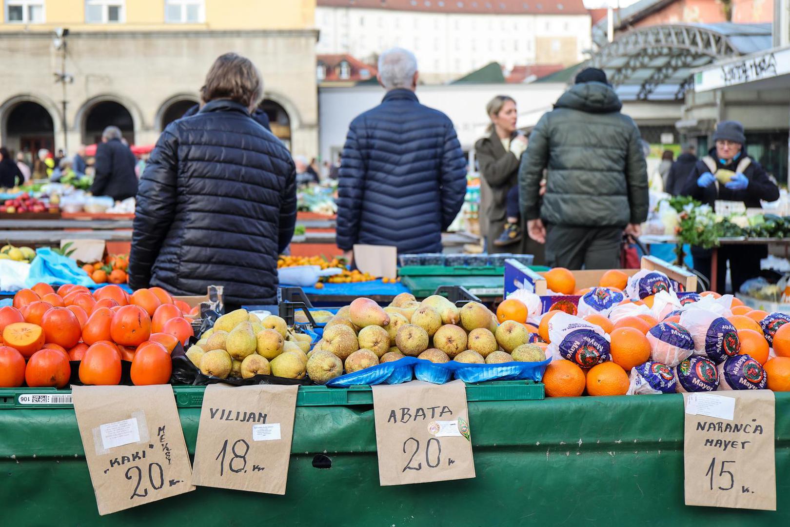 31.12.2022., Zagreb - Na trznici Dolac cijene po posljednji dan izrazene u kunama. Photo: Luka Stanzl/PIXSELL