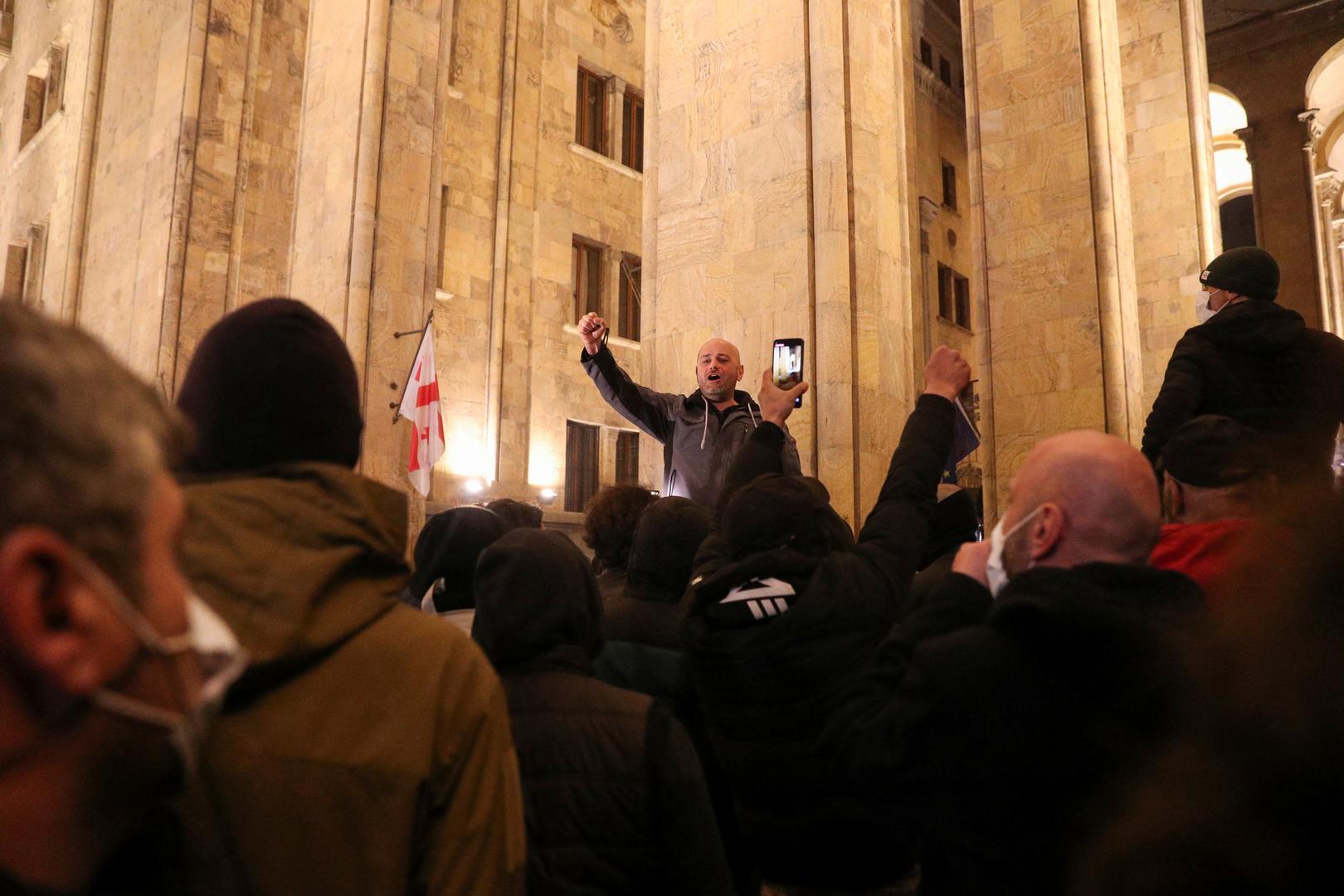 Protesters shout slogans outside the parliament building during a rally against the "foreign agents" law in Tbilisi, Georgia, March 8, 2023. REUTERS/Irakli Gedenidze Photo: IRAKLI GEDENIDZE/REUTERS