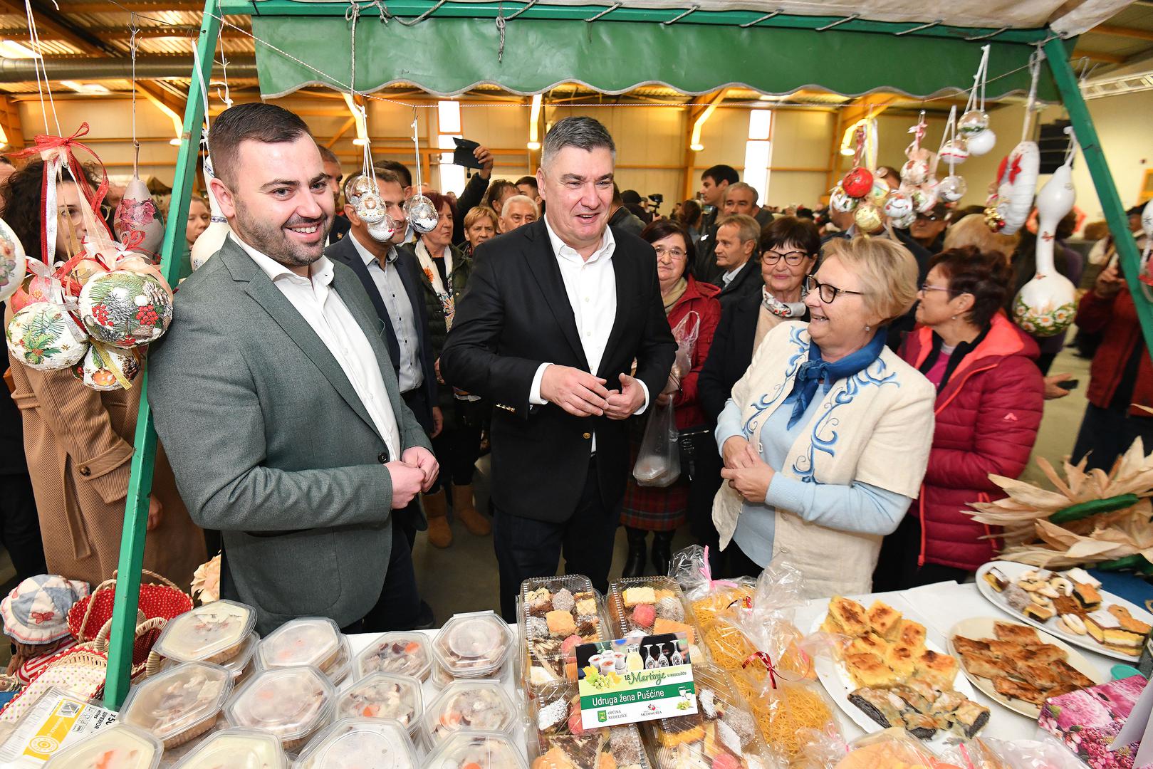 Milanović je tako iskoristio Martinje da bi posjetio sajam u Nedelišću i tako porazgovarao s mještanima i degustirao domaću ponudu. 

