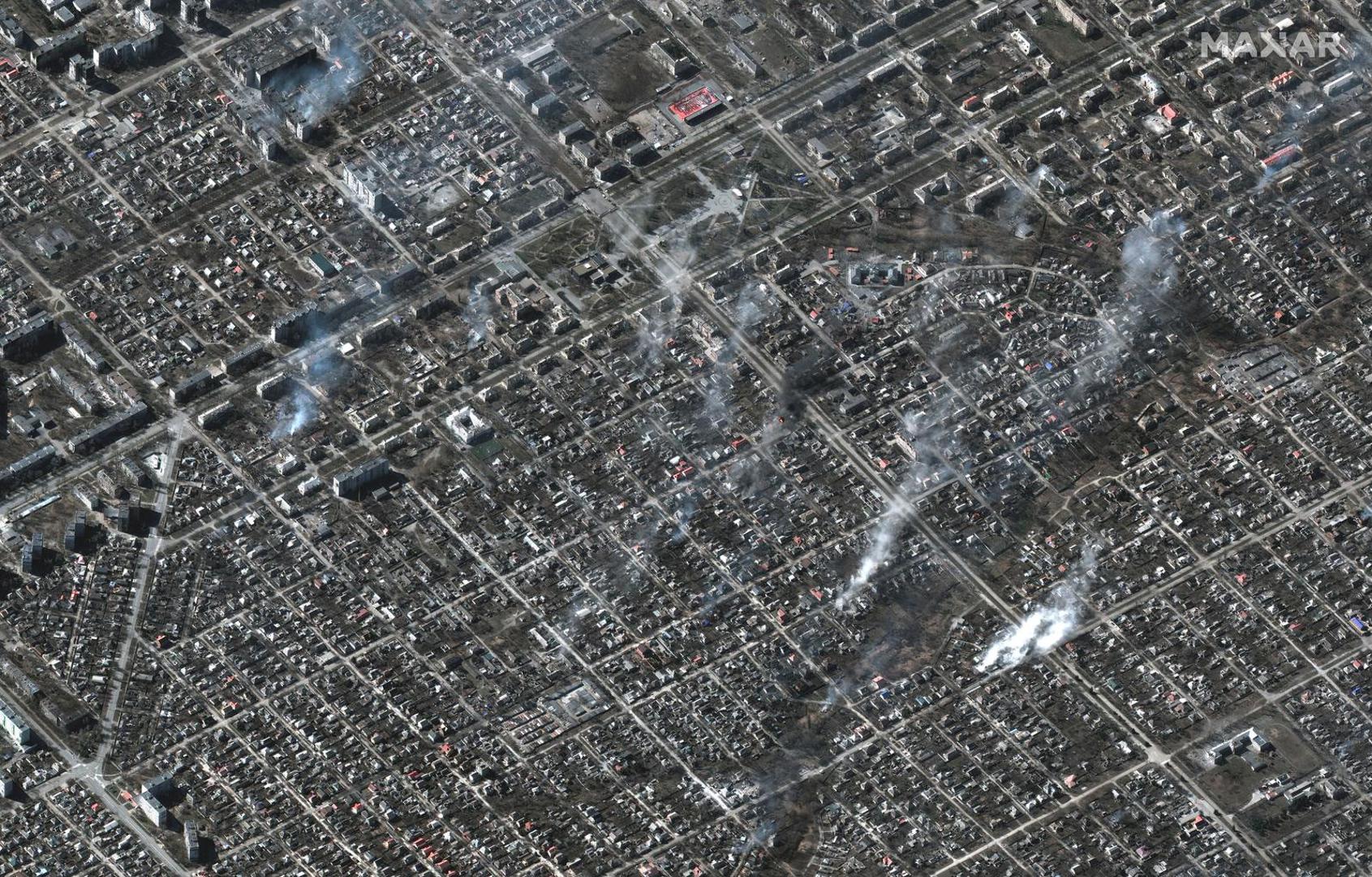 A satellite image shows an overview of burning buildings in Livoberezhnyi district, Mariupol, Ukraine, March 22, 2022. Satellite image ©2022 Maxar Technologies/Handout via REUTERS ATTENTION EDITORS - THIS IMAGE HAS BEEN SUPPLIED BY A THIRD PARTY. MANDATORY CREDIT. NO RESALES. NO ARCHIVES. DO NOT OBSCURE LOGO. Photo: MAXAR TECHNOLOGIES/REUTERS