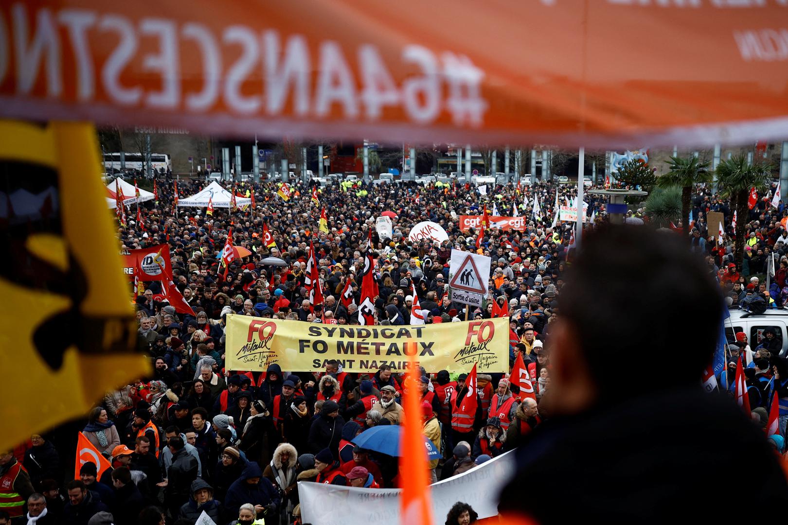 Protesters attend a demonstration against French government's pension reform plan in Saint-Nazaire as part of a day of national strike and protests in France, January 19, 2023. REUTERS/Stephane Mahe Photo: STEPHANE MAHE/REUTERS