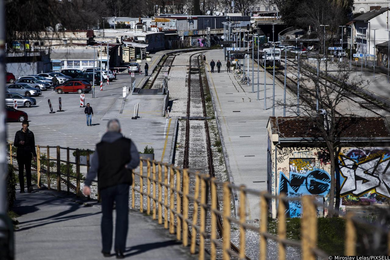 Split: Tijekom turističke sezone po prvi puta će voziti zeljeznicka linija Osijek-Split