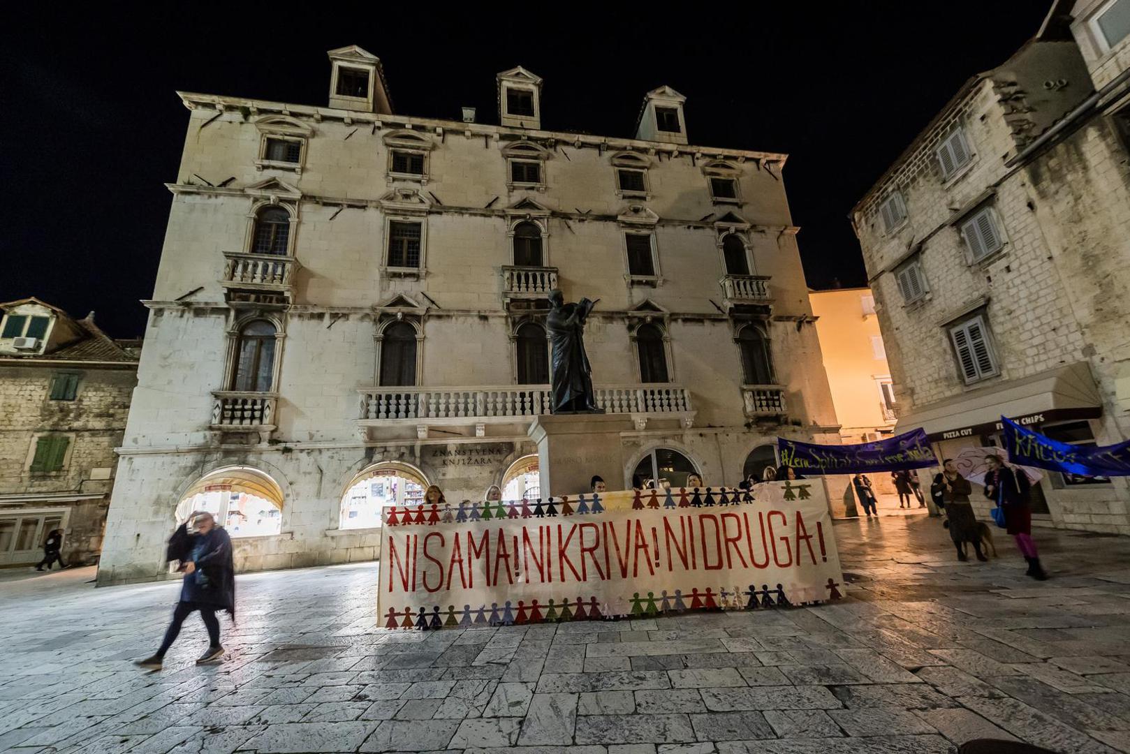 08.03.2024., Split - U organizaciji udruge Domine na nocnom marsu okupile su se mnogobrojne splitske zene. Photo: Zvonimir Barisin/PIXSELL