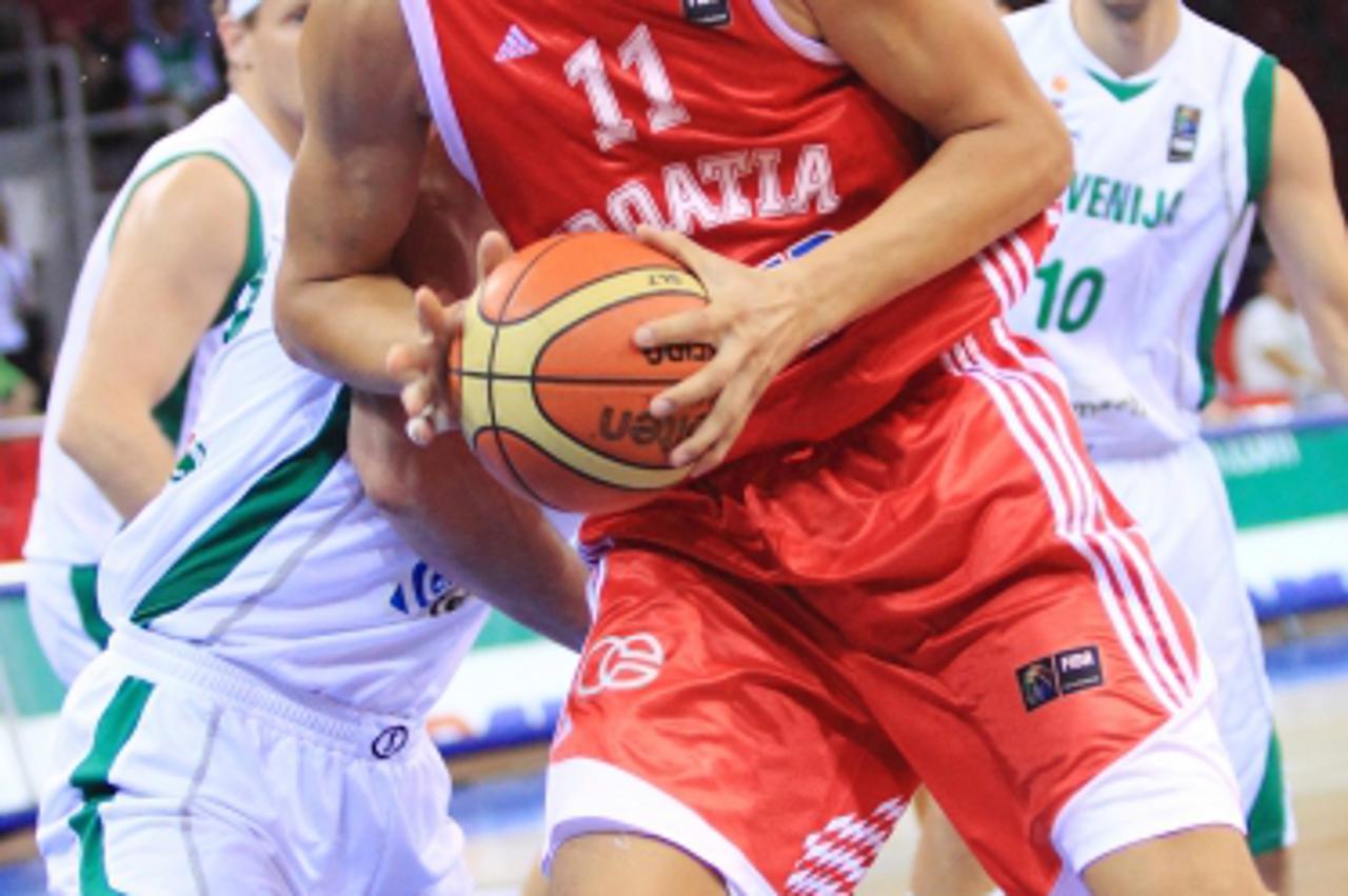 '30.08.2010., Istanbul a\\u0302\\u0080\\u008E- 2010 FIBA SP Istanbul. Utakmica grupe B  Hrvatska-Slovenija u Abdi Ipekci Areni.Ante Tomic Photo: Zeljko Lukunic/PIXSELL'