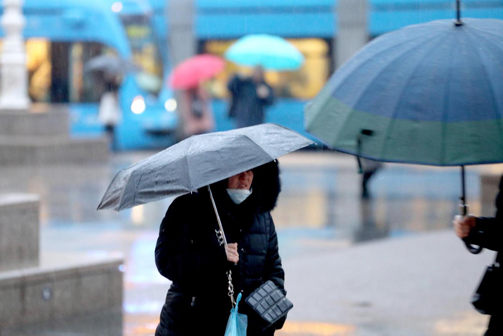 16.01.2023., Zagreb - Pogorsanje vremene sa jakom kisom koja od nocas pada u vecem dijelu Hrvatske tijekom tjedna bi prema prognozama moglo donijeti i snijeg u nizinama
. 
 Photo: Patrik Macek/PIXSELL