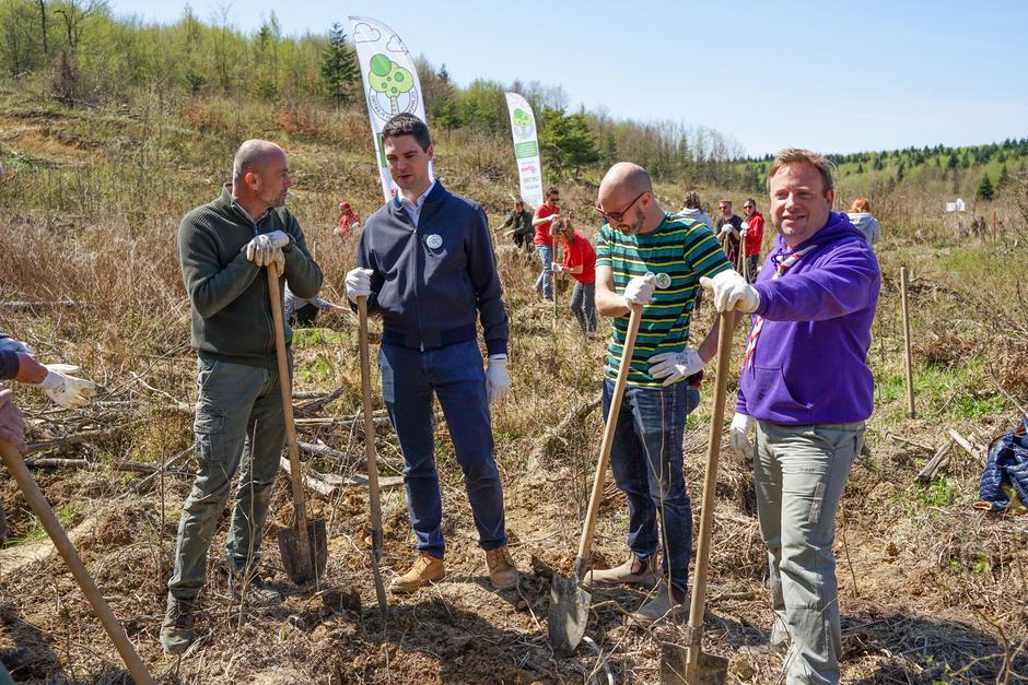 Veleposlanstvo SAD-a u Hrvatskoj pomaže u najvećem hrvatskom volonterskom programu pošumljavanja „ŠUMOBORCI“