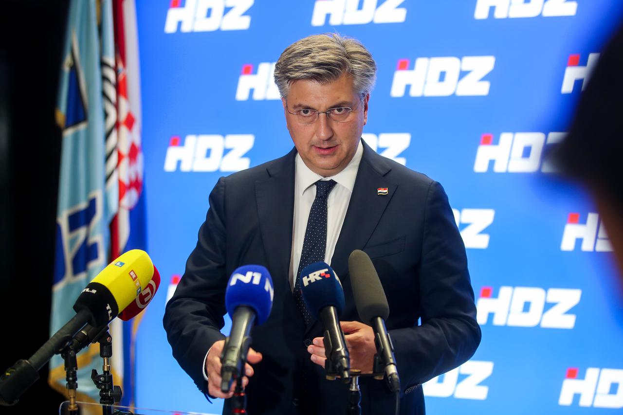 Zagreb: Plenković dao izjavu za medije nakon sjednice Predsjedništva HDZ-a