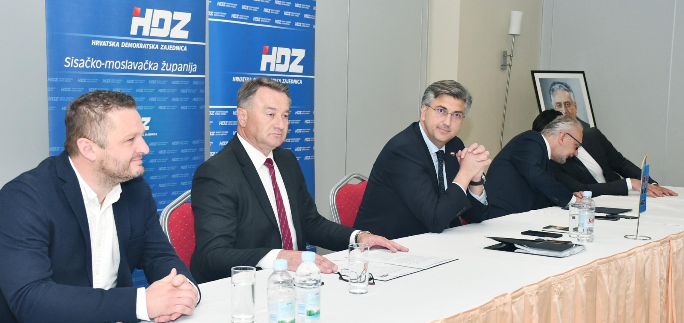 03.06.2020., Sisak - Predsjednik Vlade i HDZ-a Andrej Plenkovic sudjelovao je na sjednici Zupanijskog odbora HDZ-a Sisacko-moslavacke zupanije.
Photo: Nikola Cutuk/PIXSELL