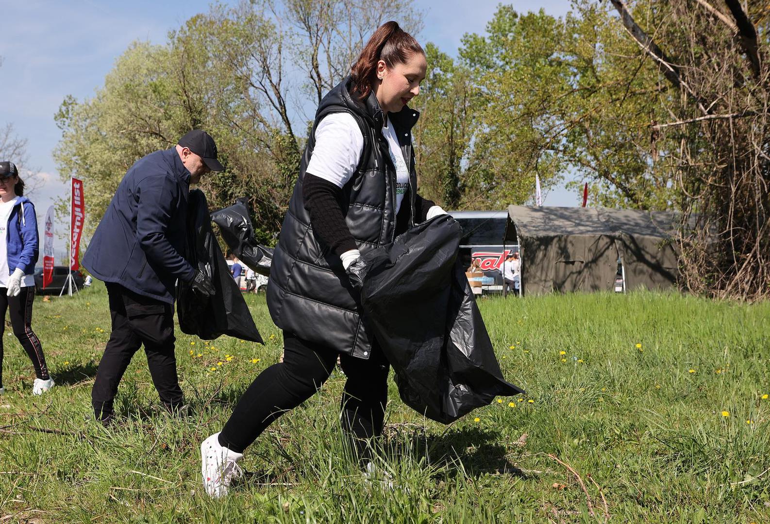 22.04.2023., Samobor, Oresje - Akcija Vecernjeg lista Rezolucija zemlja. Centralni dogadjaj akcije na dan planeta Zemlje ciscenje oko jezera Oresje. Photo: Marko Prpic/PIXSELL