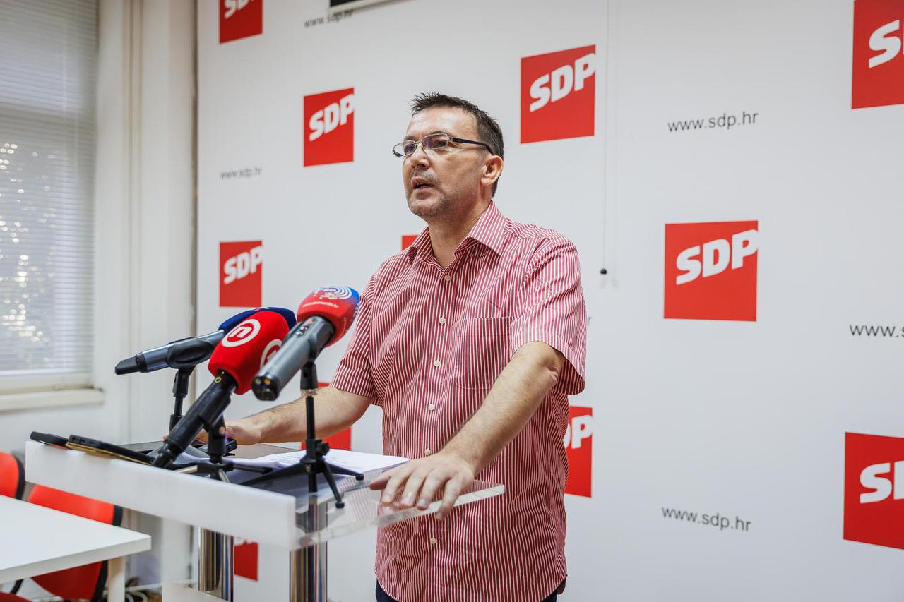 Split: Konferencija za medije "Jadrolinija i skretanje pažnje" saborskih zastupnika SDP-a