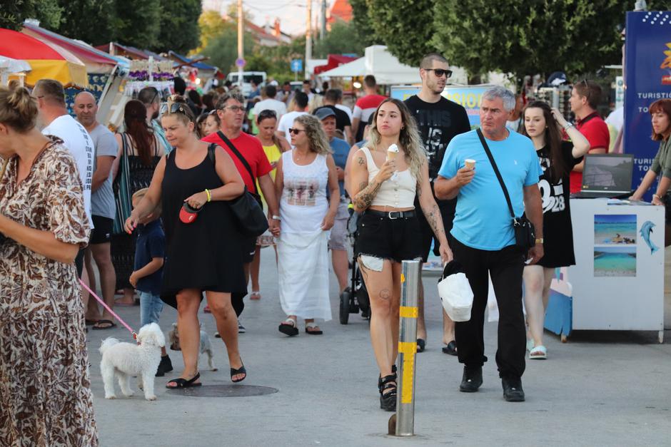 Na otoku ne nedostaje ljetnog šušura