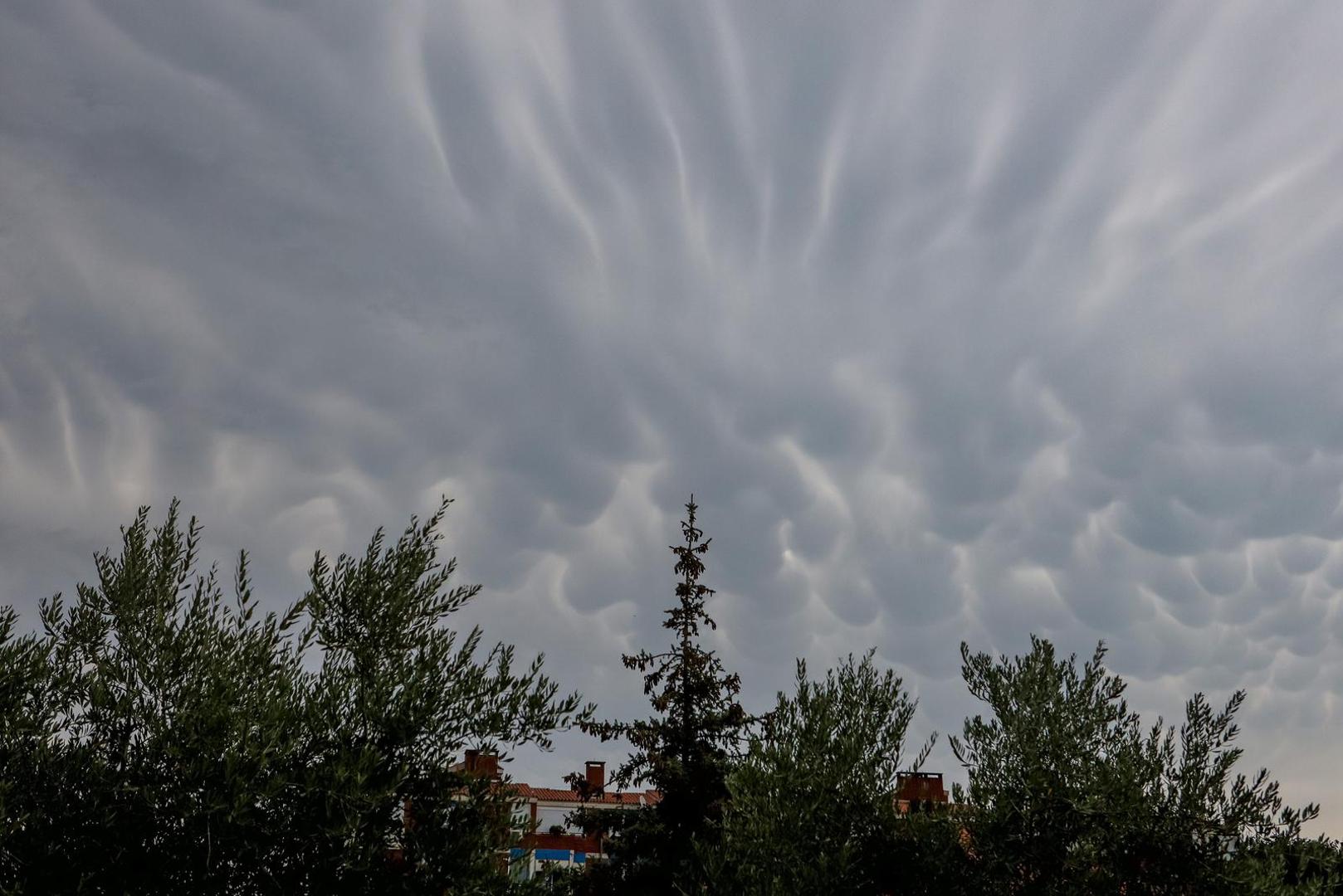 22.07.2023., Zadar  -  Oblaci nad Zadrom Photo: Sime Zelic/PIXSELL