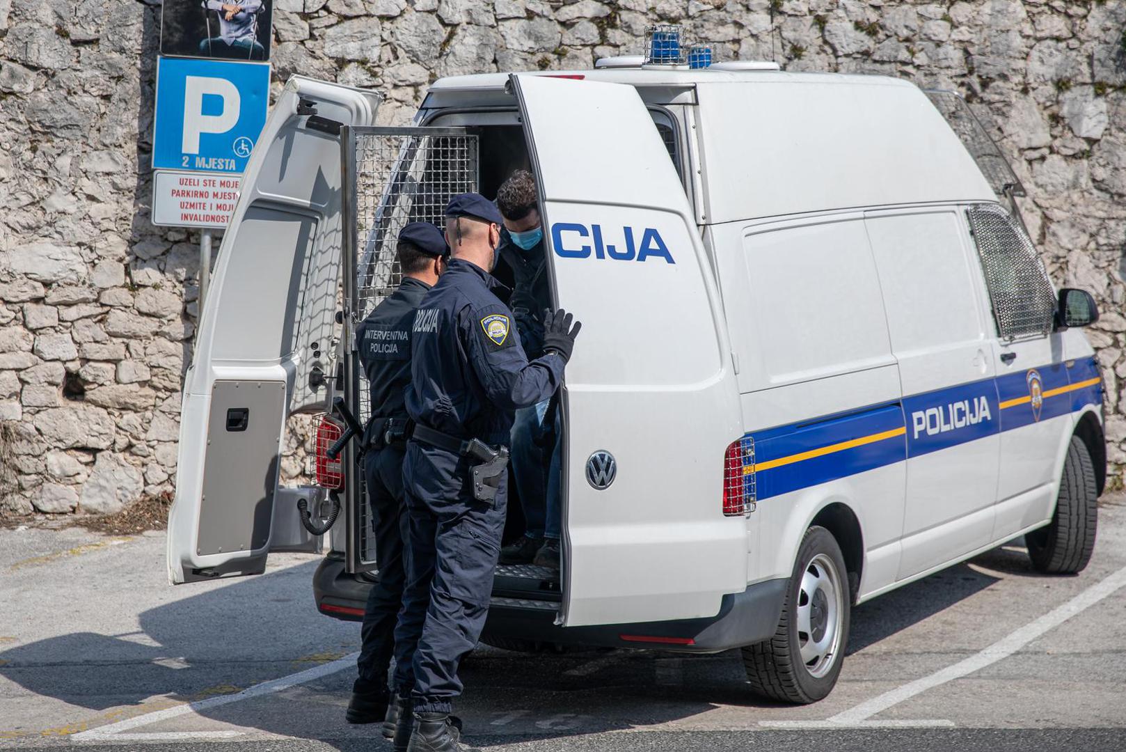 26.03.2022., Dubrovacki sud, Dubrovnik - Privodjenje Milenka Radulovica, osumnjicenog za dvostruko ubojstvo u Plocama.
 Photo: Grgo Jelavic/PIXSELL