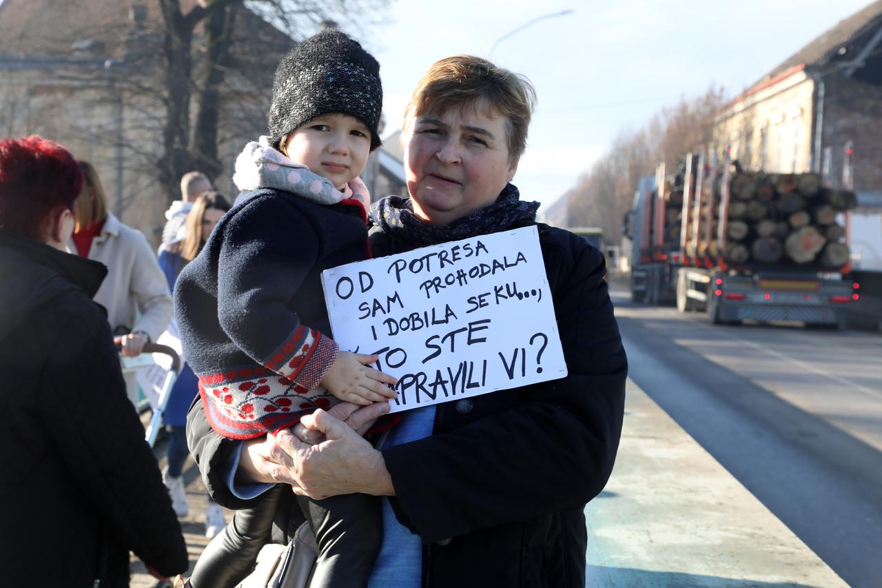 Plenković obišao gradilište stambenih zgrada u Petrinji