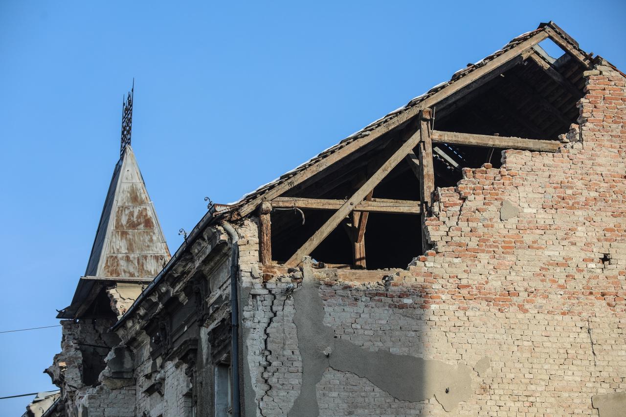 Prazna Petrinja: Potres razrušio centar grada