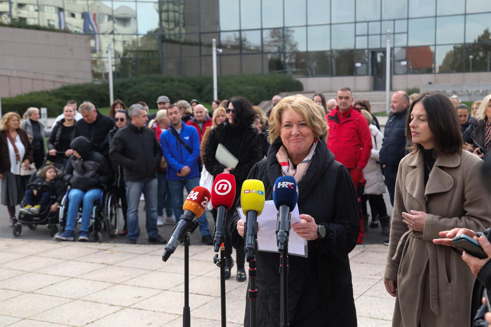 09.11.2023., Zagreb - Povodom izjava premijera Andreja Plenkovica roditelji navijaca Dinama koji se nalaze u Grckoj u zatvoru dali su izjavu za medije. Photo: Zeljko Hladika/PIXSELL