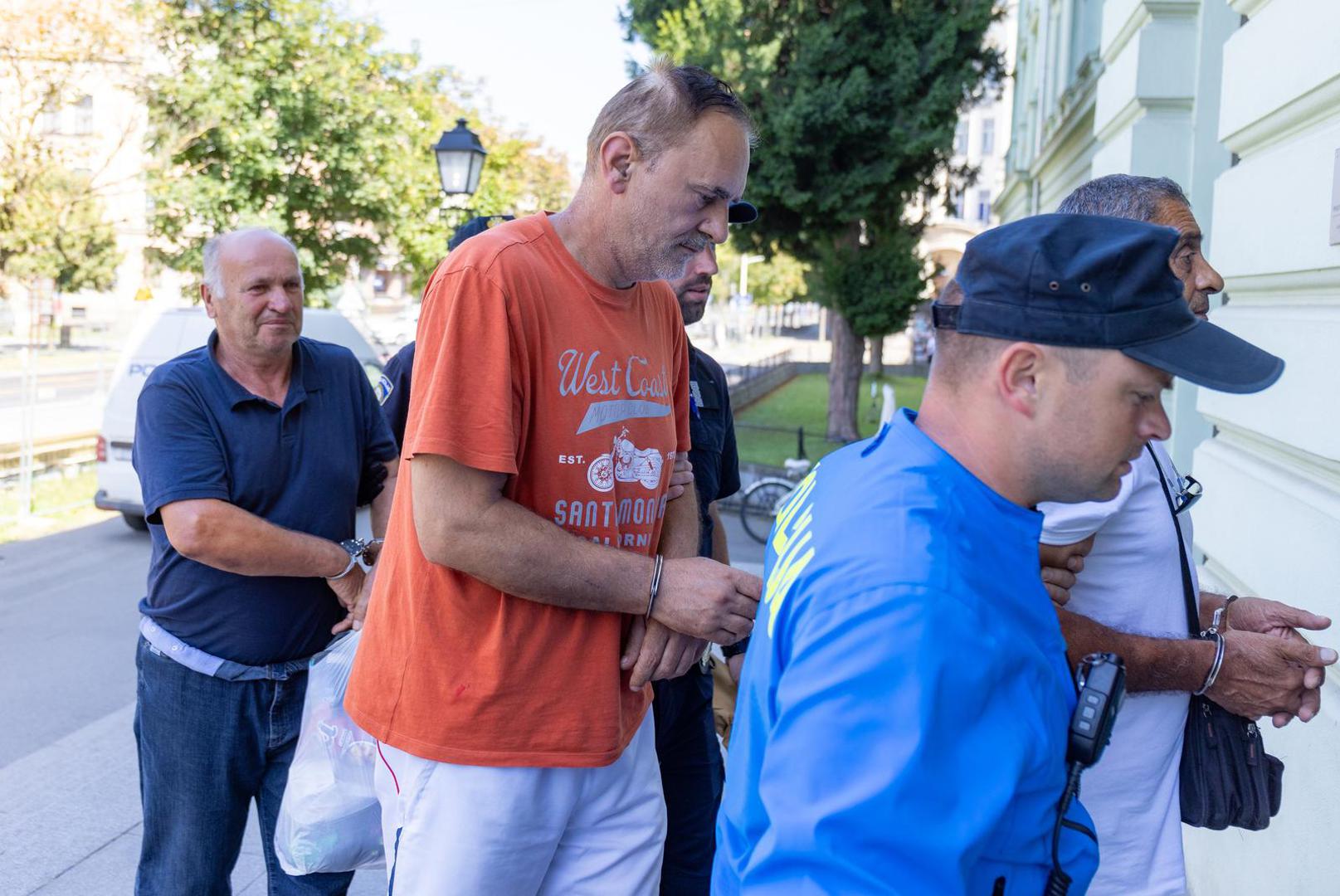 11.07.2024., Osijek - Zupanijski sud, Privodjenje petorice uhicenih, osumnjicenih za ratni zlocin sucu istrage. Photo: Davor Javorovic/PIXSELL