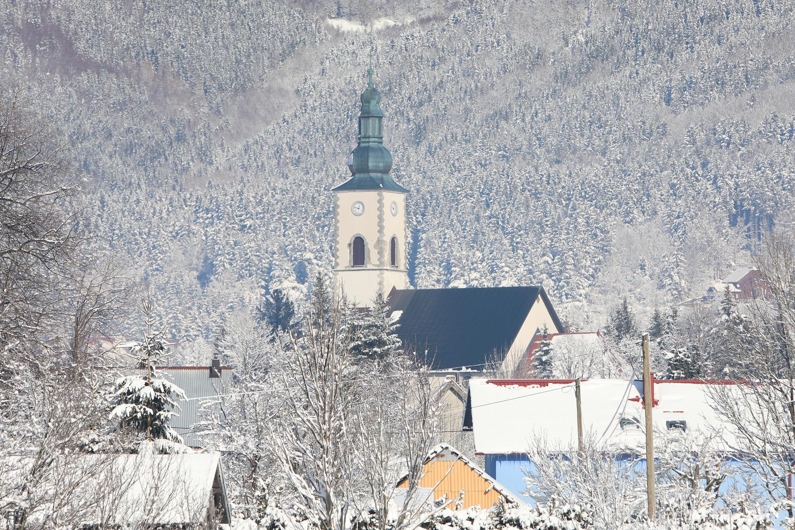 Posljednjih dana snijega je bilo u mnogim dijelovima Hrvatske, ali dakako najviše snijega palo je i zadržalo se kao obično u Gorskom kotaru i Lici. 