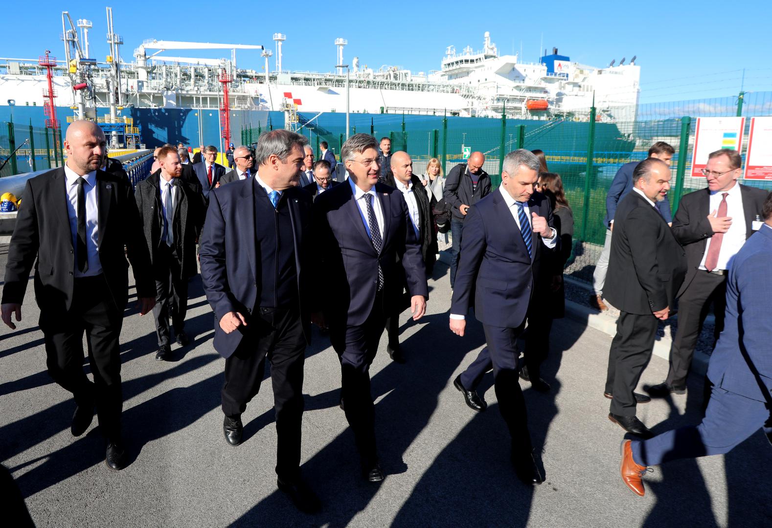 24.11.2022., otok Krk - Premijer Andrej Plenkovic  sa saveznim kancelarom Republike Austrije Karlom Nehammerom i predsjednikom Vlade Savezne drzave Bavarske Markusom Soederom obisao LNG terminal u Omislju na Krku.  Photo: Goran Kovacic/PIXSELL