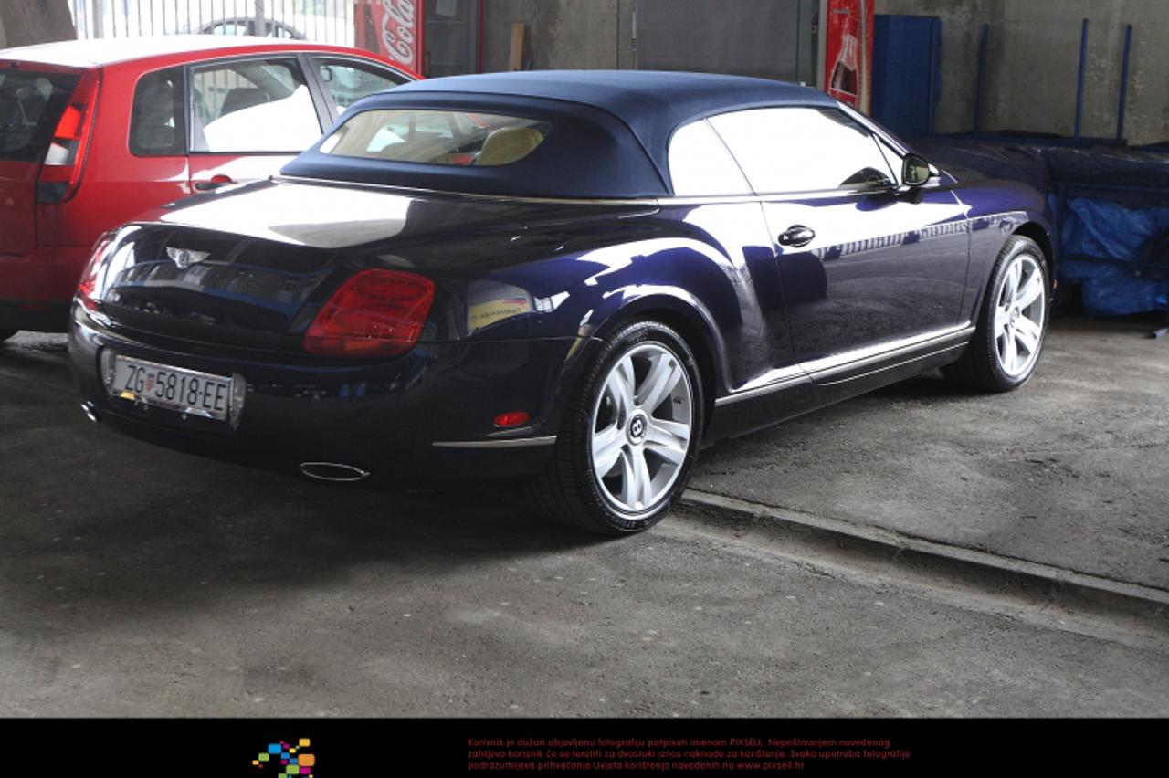 '25.03.2010.,Zagreb,Hrvatska - Stadion u Maksimiru.Automobil Bentley kabriolet parkiran ispod zapadne tribine Maksimirskog stadiona. Photo: Davor Puklavec/PIXSELL'